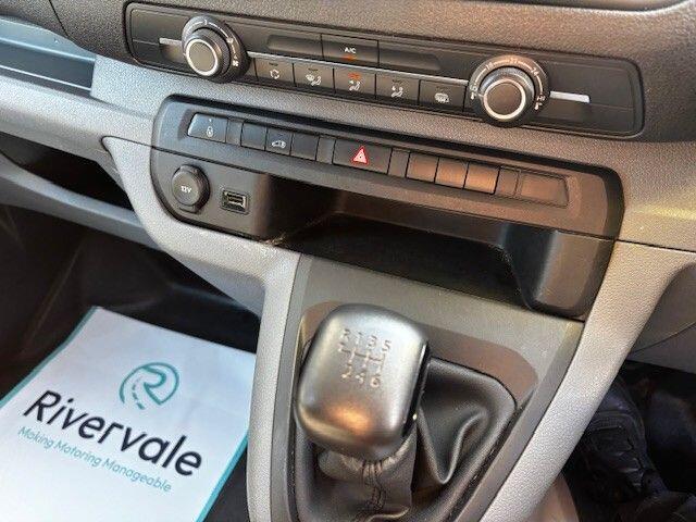 Vauxhall Vivaro image 15